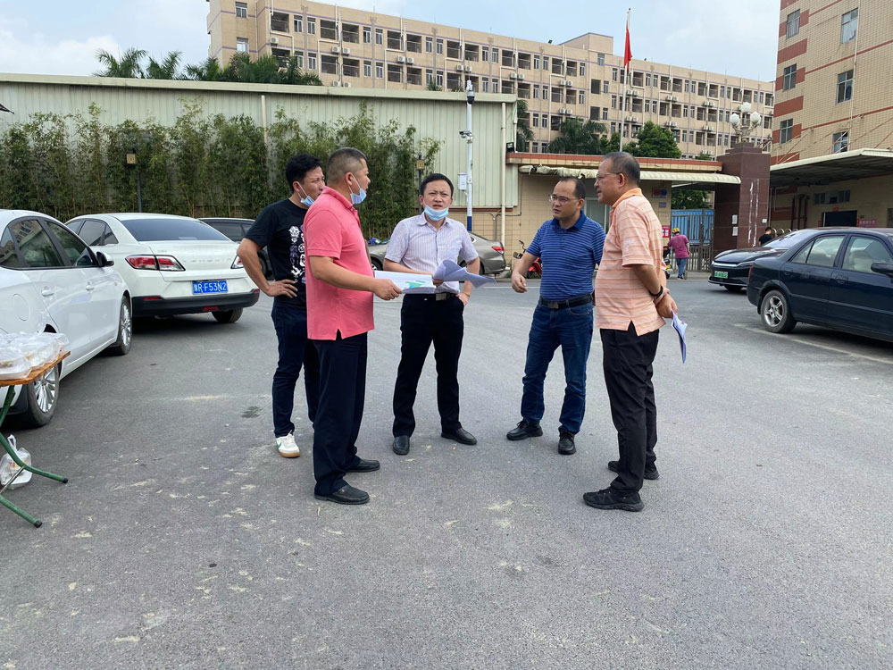 9月15日上午，光明区城市更新和土地整备局主要负责人率队开展玉律温泉周边地块项目土地整备情况现场调研。.jpg